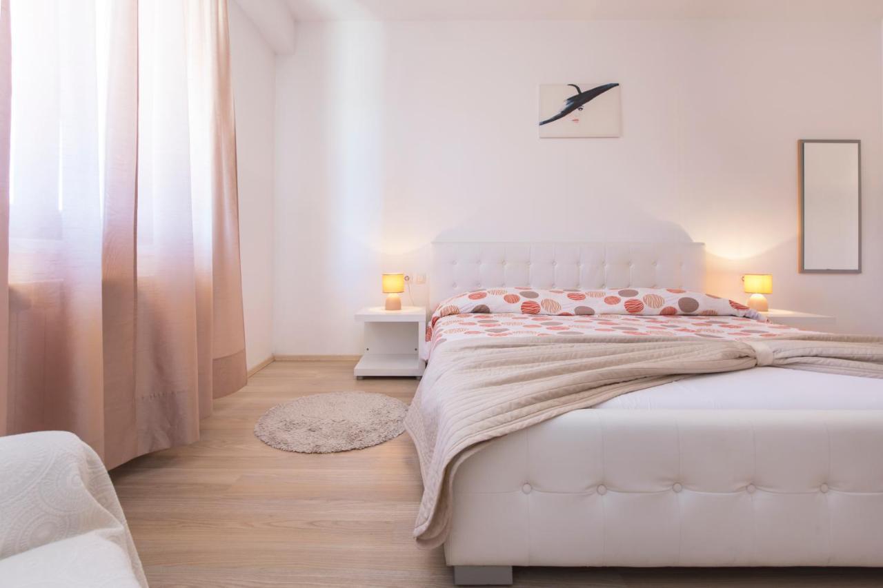 Apartmani Xenia & Desiderio Buzet Exterior foto
